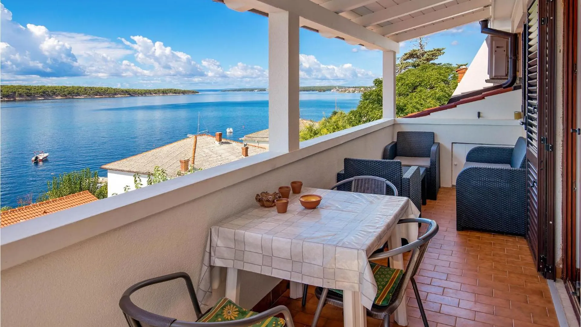 Cozy Apartment In Barbat-Rab With House Sea View Barbat na Rabu