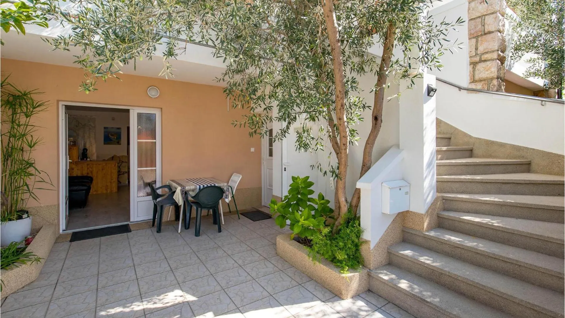 Cozy Apartment In Barbat-Rab With House Sea View Barbat na Rabu